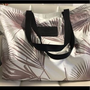 Meet your Posher, Roxane